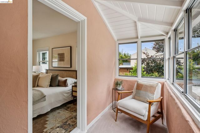 1246 Hopkins St, Berkeley, CA 94702