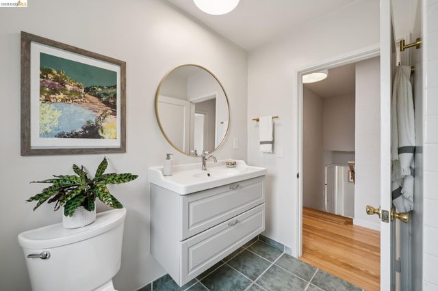 1246 Hopkins St, Berkeley, CA 94702