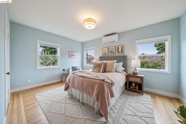 1246 Hopkins St, Berkeley, CA 94702