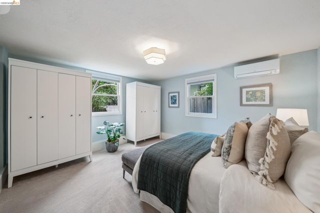 1246 Hopkins St, Berkeley, CA 94702