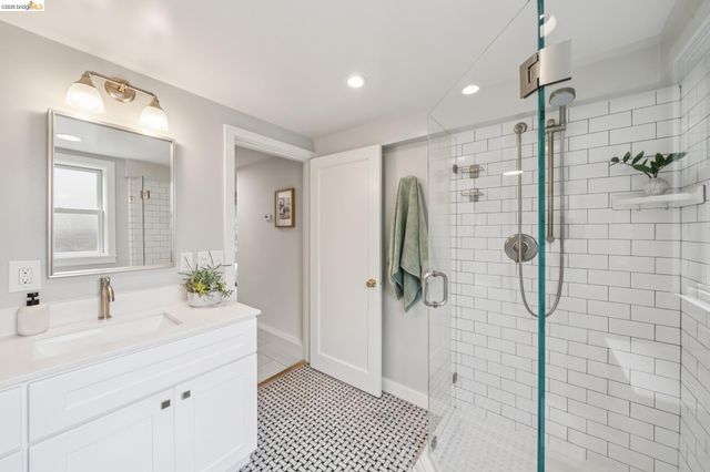 1246 Hopkins St, Berkeley, CA 94702