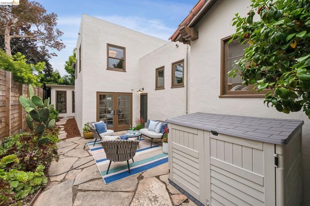 1246 Hopkins St, Berkeley, CA 94702