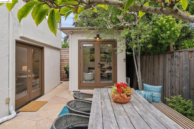 1246 Hopkins St, Berkeley, CA 94702