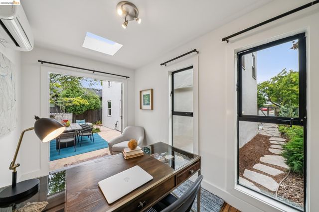1246 Hopkins St, Berkeley, CA 94702