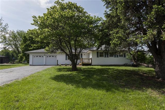 3205 Shawnee Drive, Kansas City, KS 66106