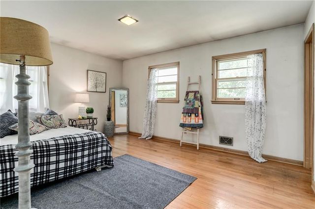 3205 Shawnee Drive, Kansas City, KS 66106