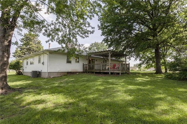 3205 Shawnee Drive, Kansas City, KS 66106