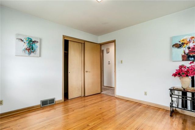 3205 Shawnee Drive, Kansas City, KS 66106