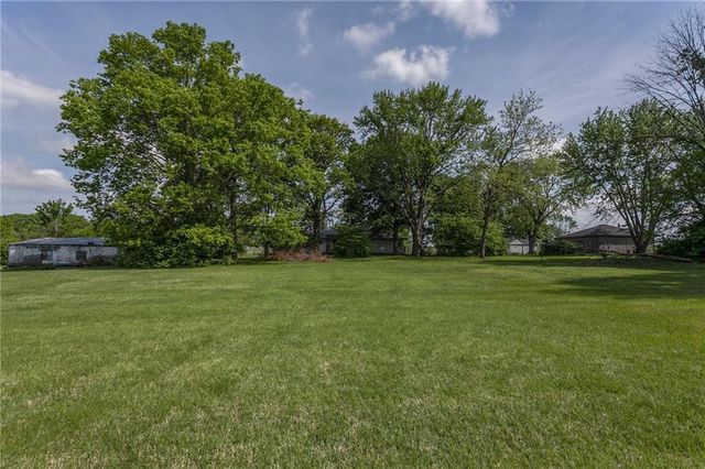 3205 Shawnee Drive, Kansas City, KS 66106