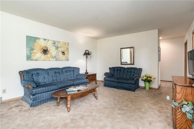 3205 Shawnee Drive, Kansas City, KS 66106