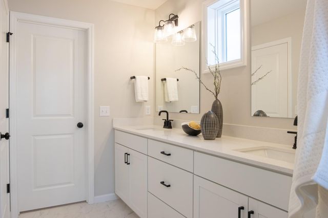 10941 37th Street N, Lake Elmo, MN 55042