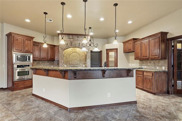 6313 Whispering Grove Drive, Oklahoma City, OK 73169