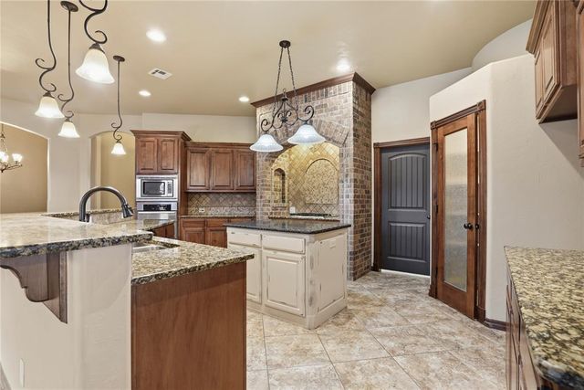 6313 Whispering Grove Drive, Oklahoma City, OK 73169