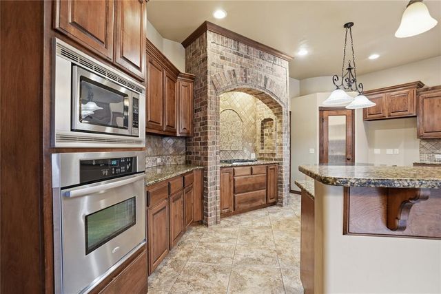 6313 Whispering Grove Drive, Oklahoma City, OK 73169