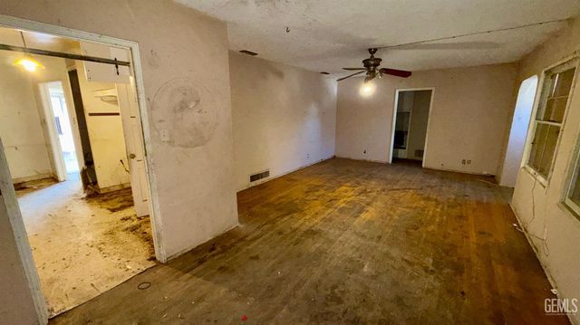 515 Woodrow Avenue, Bakersfield, CA 93308