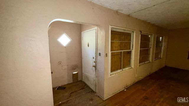 515 Woodrow Avenue, Bakersfield, CA 93308