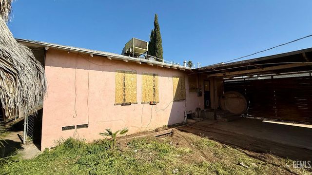 515 Woodrow Avenue, Bakersfield, CA 93308