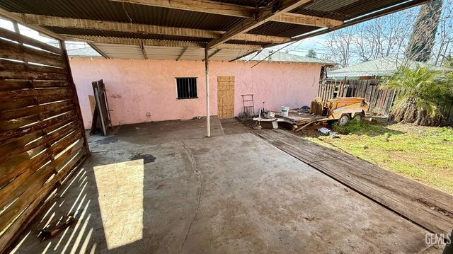 515 Woodrow Avenue, Bakersfield, CA 93308