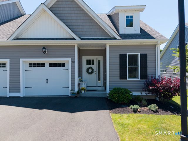 28 South Lakeside Drive 28, Orange, CT 06477