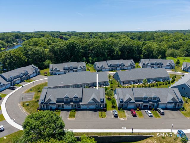 28 South Lakeside Drive 28, Orange, CT 06477