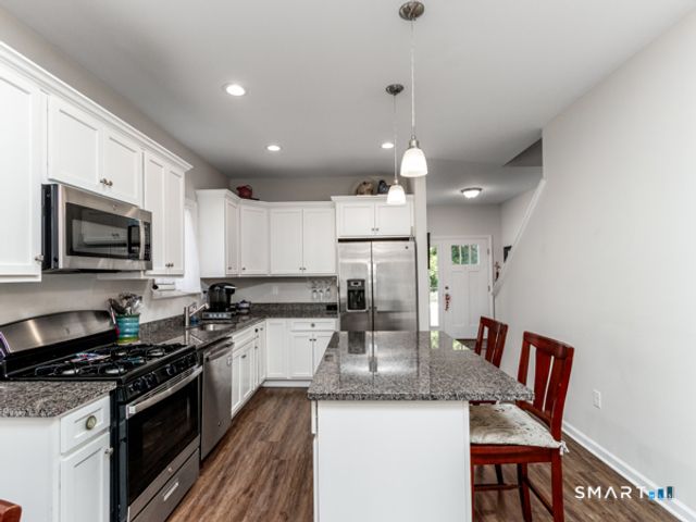 28 South Lakeside Drive 28, Orange, CT 06477