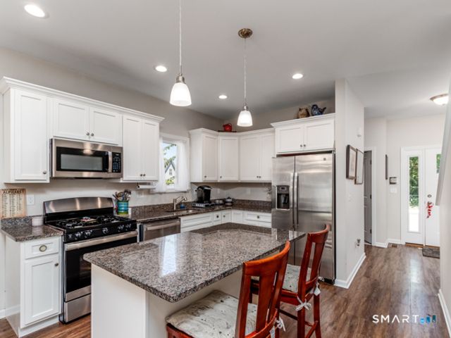 28 South Lakeside Drive 28, Orange, CT 06477