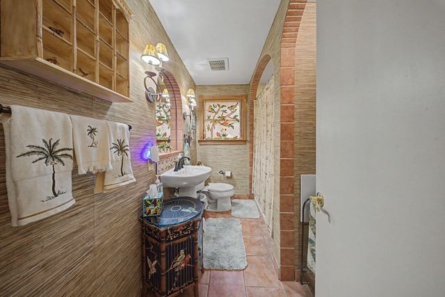 1395 Vidot Court, Covington, KY 41011