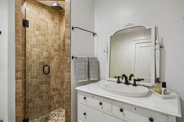 6520 Calais Drive, Dallas, TX 75254