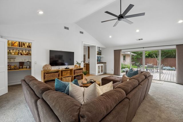 6520 Calais Drive, Dallas, TX 75254