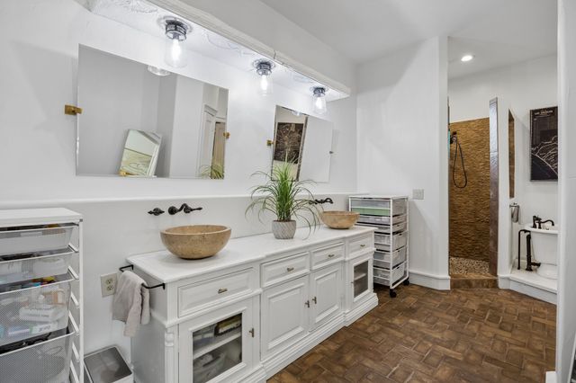 6520 Calais Drive, Dallas, TX 75254