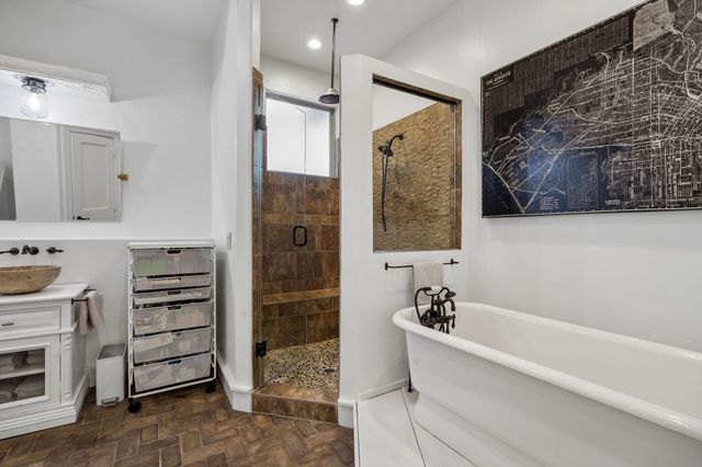 6520 Calais Drive, Dallas, TX 75254