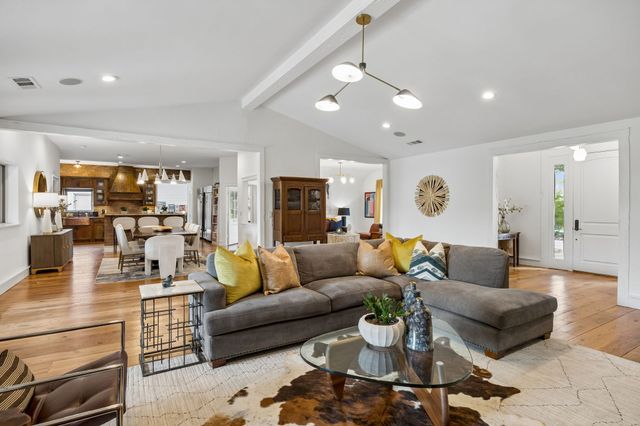 6520 Calais Drive, Dallas, TX 75254