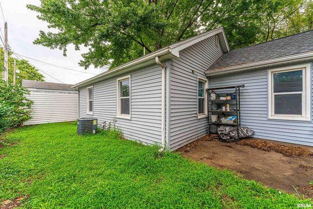 5 MELODY Lane, Springfield, IL 62702