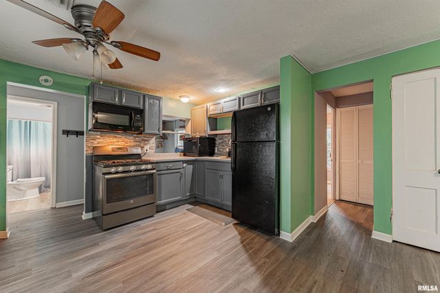 5 MELODY Lane, Springfield, IL 62702