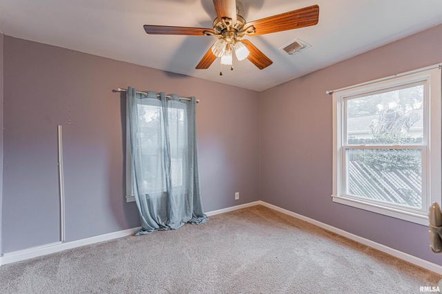 5 MELODY Lane, Springfield, IL 62702