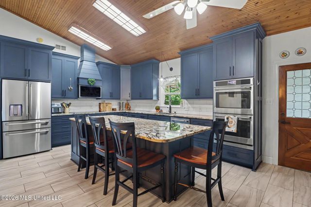 8821 Pickering Forrest Drive, Ocean Springs, MS 39564