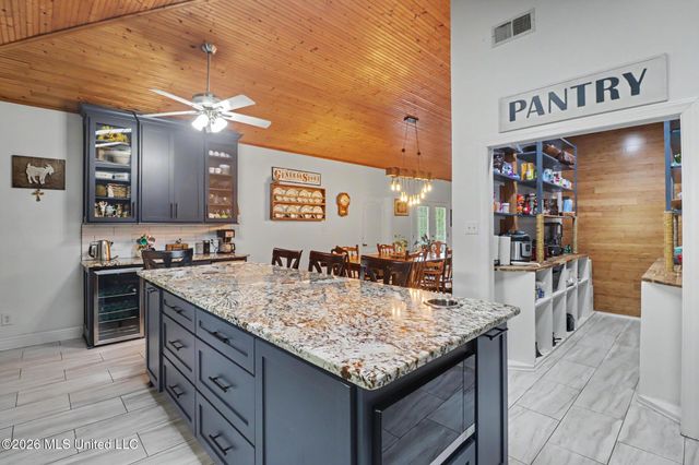 8821 Pickering Forrest Drive, Ocean Springs, MS 39564