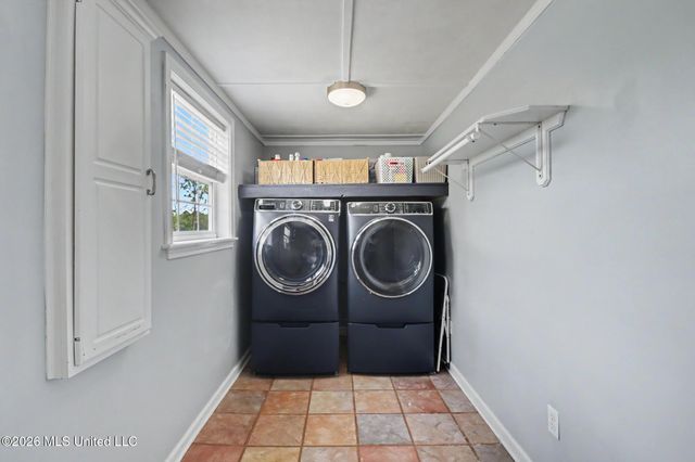 8821 Pickering Forrest Drive, Ocean Springs, MS 39564