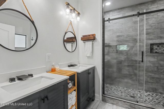 8821 Pickering Forrest Drive, Ocean Springs, MS 39564