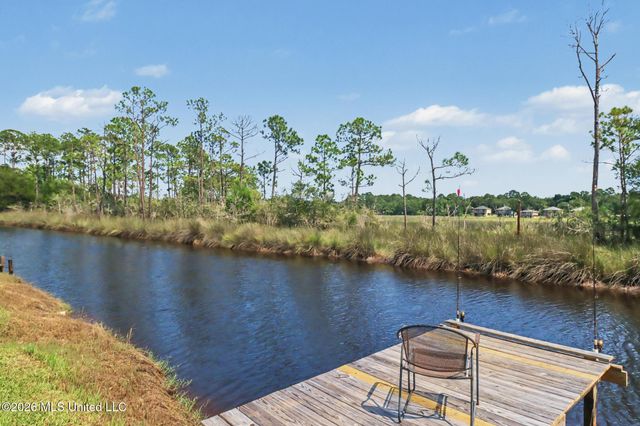 8821 Pickering Forrest Drive, Ocean Springs, MS 39564