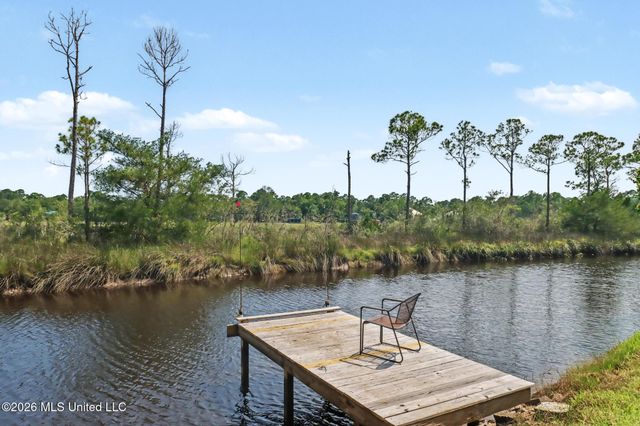 8821 Pickering Forrest Drive, Ocean Springs, MS 39564