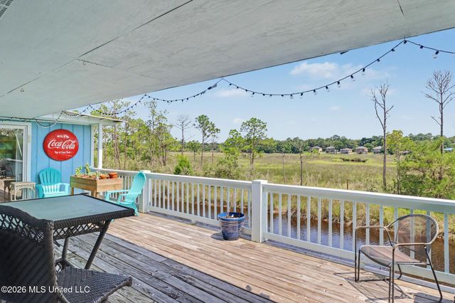 8821 Pickering Forrest Drive, Ocean Springs, MS 39564