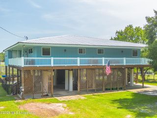 8821 Pickering Forrest Drive, Ocean Springs, MS 39564