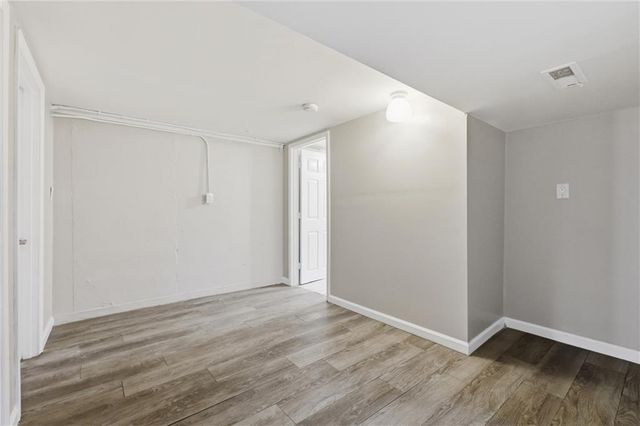 5919 E 56th Street, Kansas City, MO 64129