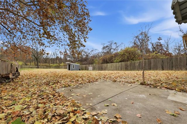 5919 E 56th Street, Kansas City, MO 64129