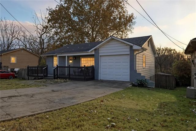 5919 E 56th Street, Kansas City, MO 64129