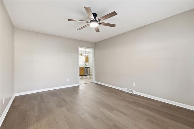 5919 E 56th Street, Kansas City, MO 64129