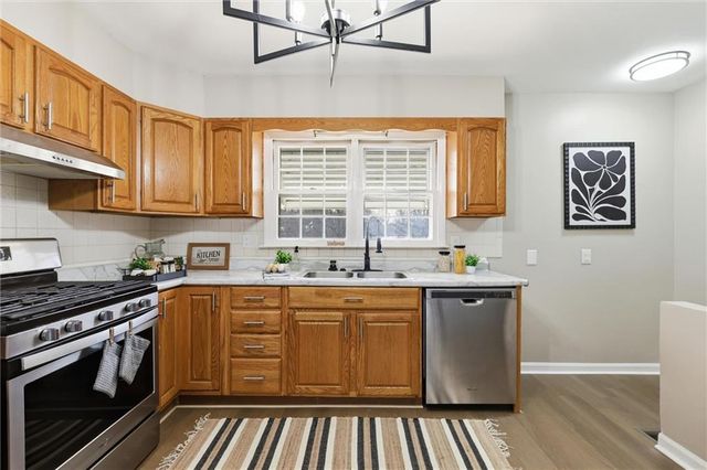 5919 E 56th Street, Kansas City, MO 64129