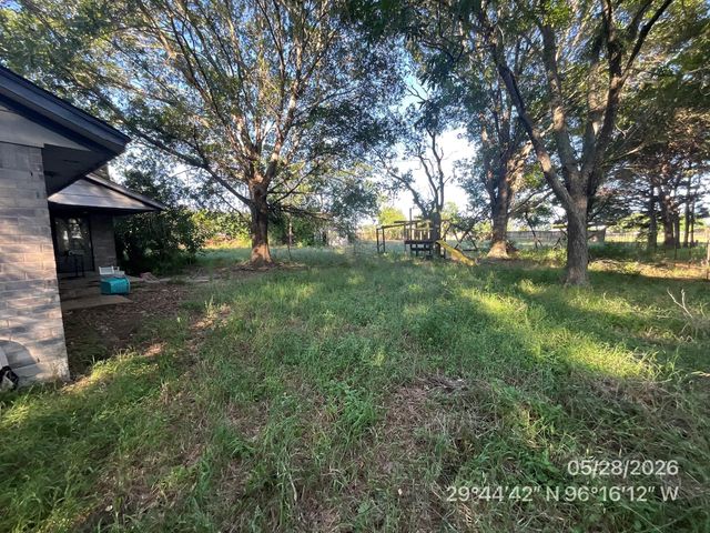 2366 Beckendorff, Sealy, TX 77474