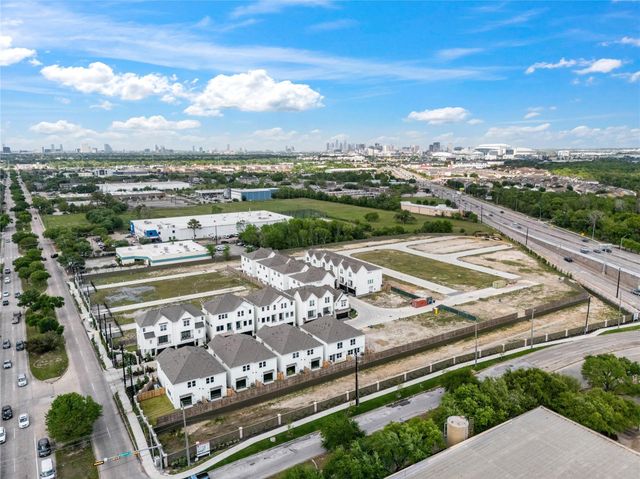 3905 Willowbend Point Drive, Houston, TX 77025